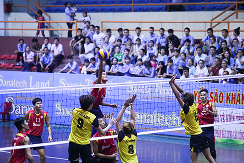 Final match between Sanest Khanh Hoa and Ha Tinh.