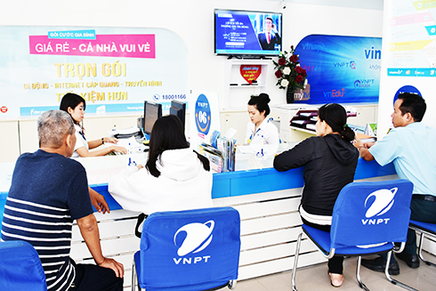 Khách hàng hòa mạng mới, đăng ký gói VD89 tại điểm giao dịch Trung tâm Kinh doanh VNPT - Khánh Hòa