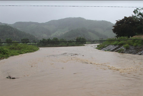 Mực nước ở các sông, suối trên địa bàn Khánh Sơn đang lên cao.