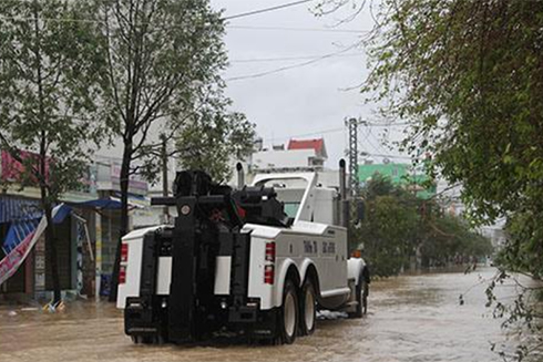 Xe cứu hộ chạy liên tục ở TP. Nha Trang