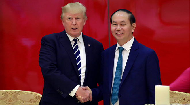 Chủ tịch nước Trần Đại Quang chủ trì Quốc yến chào mừng Tổng thống Donald Trump.