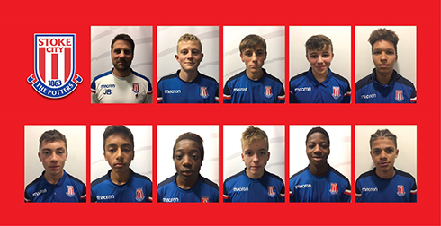 Các cầu thủ trẻ U15 của CLB bóng đá Stoke City dự giải giao hữu quốc tế do PVF tổ chức.