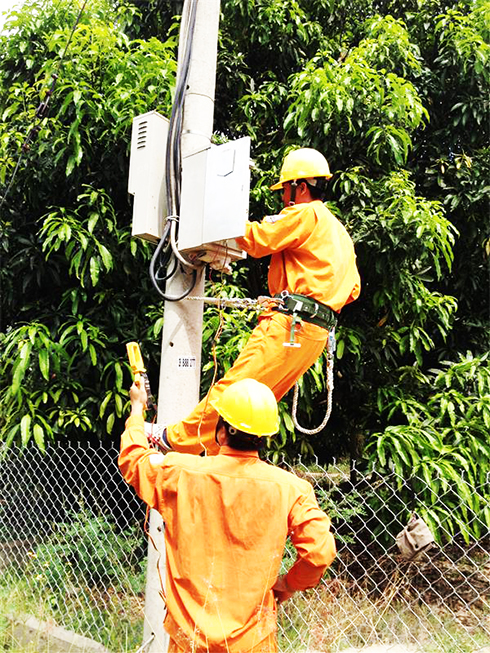 Kiểm tra điện tại huyện Cam Lâm