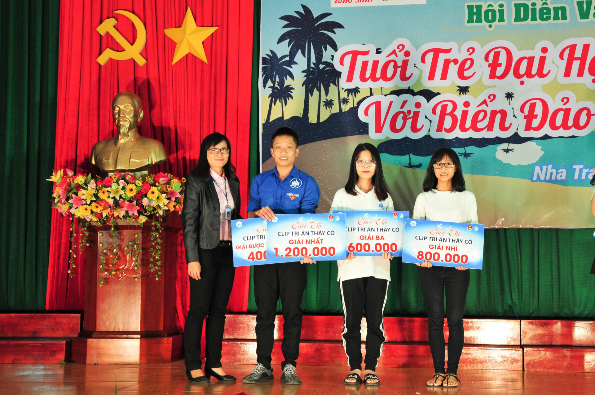 Winners of contest about expressing gratitude to teachers