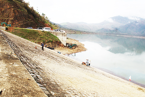 Mái thượng lưu hồ Đá Bàn  được ưu tiên bố trí kinh phí khắc phục