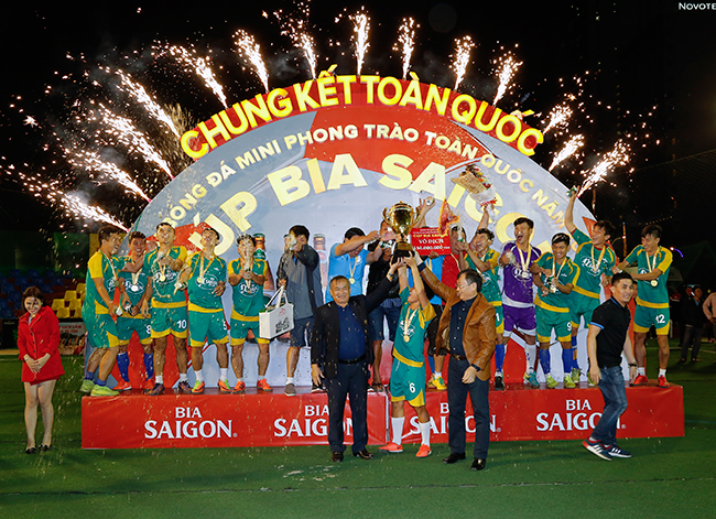 Danh Loi team is the winner of Saigon Beer Cup 2017.