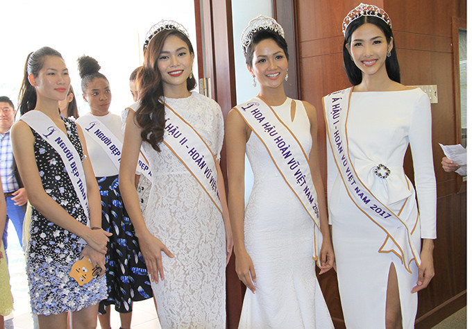 Miss Universe Vietnam 2017 and two runners-up