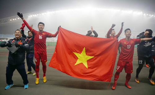 Việt Nam gây chấn động khi liên tiếp qua mặt những đội bóng  "chiếu trên " như Australia, Syria, Iraq để vào bán kết giải U23 châu Á. Ảnh: Anh Khoa.