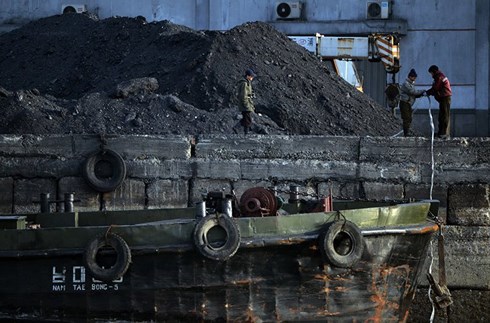 Triều Tiên vẫn duy trì xuất khẩu than đá bất chấp lệnh trừng phạt. Ảnh: New Yorrk Times.