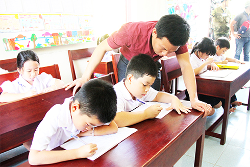 Lớp học trên đảo Song Tử Tây.