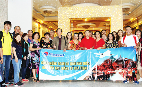Đoàn khách từ Nha Trang đi du lịch Hàn Quốc  bằng chuyến bay thẳng đầu tiên từ Sân bay quốc tế Cam Ranh.