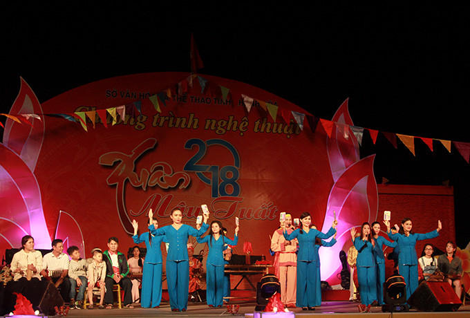 Khanh Hoa Provincial Traditional Arts Theatre performing Bài Chòi, a unique folk art of the south central of Vietnam
