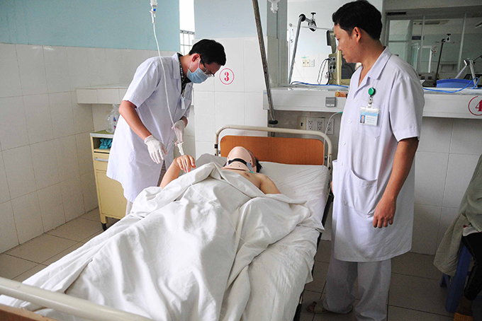Các bác sĩ tích cực điều trị cho bệnh nhân người Hàn Quốc Choi Jungsup