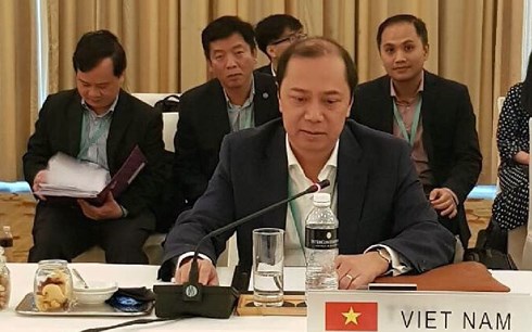 Thứ trưởng Ngoại giao Nguyễn Quốc Dũng tại hội nghị Tham vấn chung ASEAN (JCM).