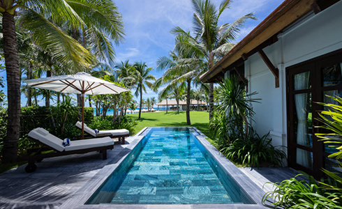 Biệt thự với hồ bơi riêng tại The Anam là một lựa chọn trong gói nghỉ dưỡng “Theo chân Chàng Độc thân”.