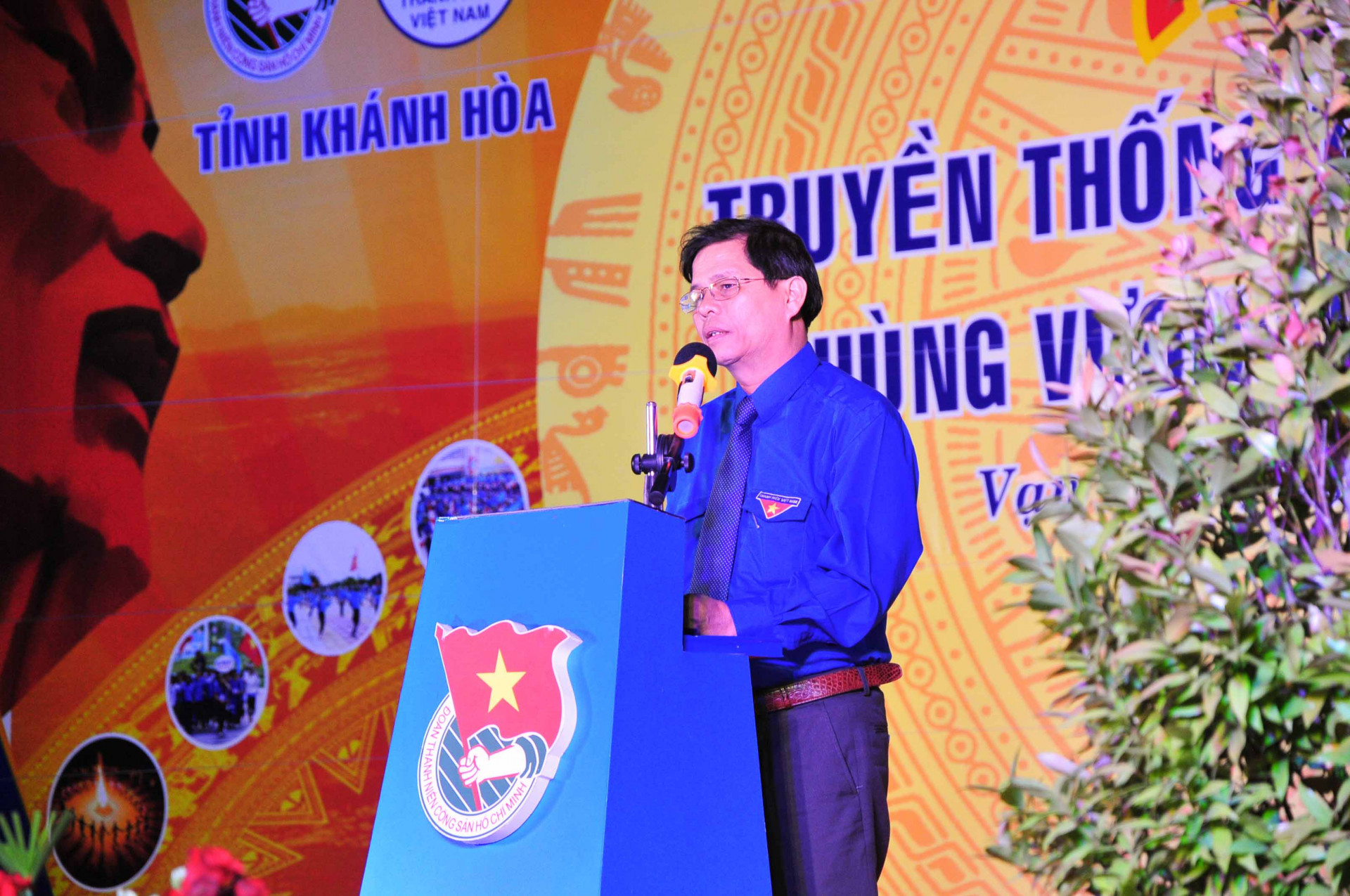 Đồng chí Nguyễn Tấn Tuân phát biểu tại hội trại