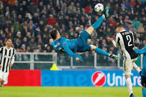 Juventus không thể ngăn cản một Cristiano Ronaldo quá xuất sắc.