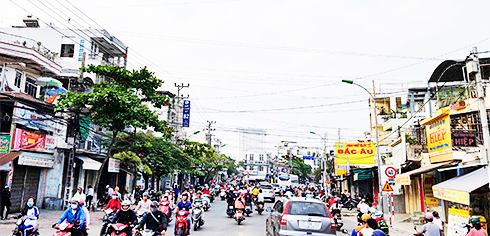 Nút giao thông Nguyễn Đình Chiểu - đường 2-4 thường bị quá tải vào giờ cao điểm.
