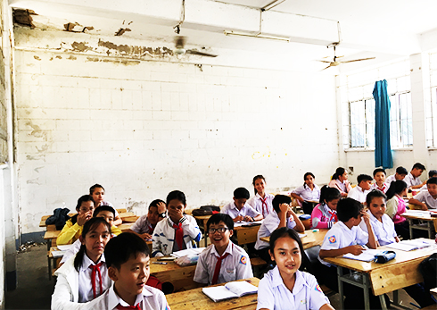 Các phòng học tại Trường THCS Lê Hồng Phong đã xuống cấp trầm trọng.