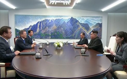Lãnh đạo Hàn-Triều tại Hội nghị Thượng đỉnh liên Triều. Ảnh: CNN