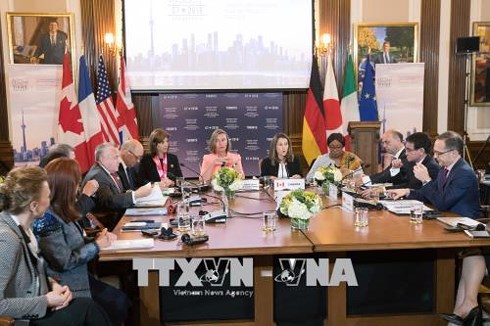 Các Ngoại trưởng Nhóm G7 thảo luận tại hội nghị ở Toronto, Canada. Ảnh: AFP/TTXVN.