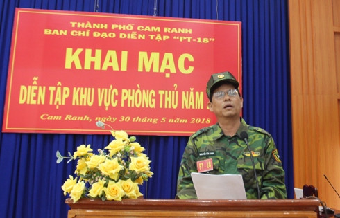 Ông Nguyễn Tấn Tuân phát biểu chỉ đạo cuộc diễn tập.