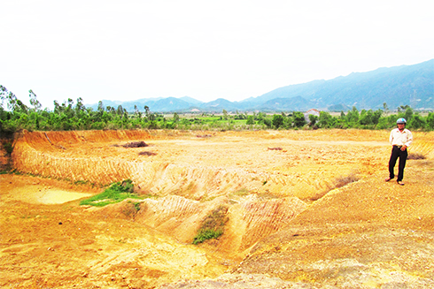 Cải tạo gây biến dạng địa hình tại khu vực Giồng Đền (thôn Hòa Thuận).