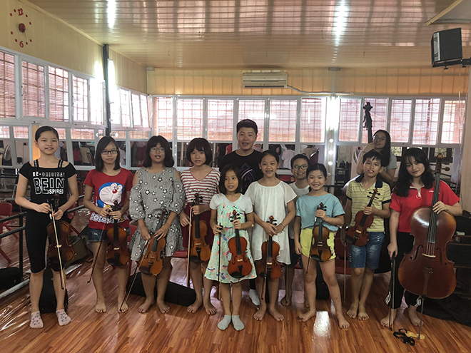 Dàn nhạc nhí lần đầu tiên xuất hiện tại Việt Nam