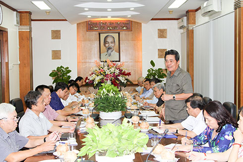 Đồng chí Lê Thanh Quang phát biểu chỉ đạo cuộc họp. 
