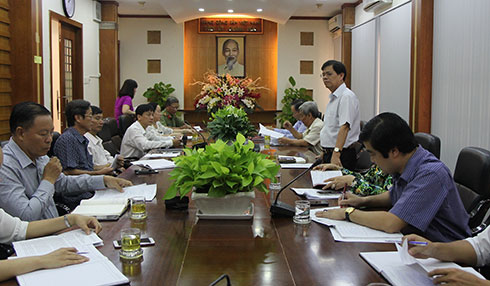 Ông Nguyễn Tấn Tuân kết luận cuộc họp.   