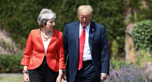 Thủ tướng Anh Theresa May và Tổng thống Donald Trump. Ảnh: Politico