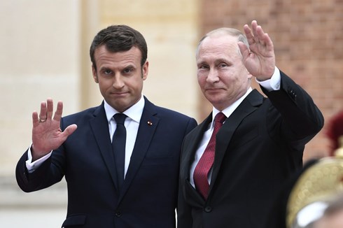 Tổng thống Nga Vladimir Putin cho rằng, đã đến thời điểm Nga và Pháp vượt qua các khó khăn đang gây cản trở cho mối quan hệ song phương. Ảnh: Netral news