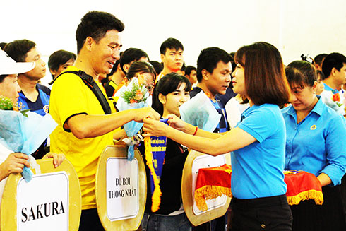 Hơn 150 vận động viên tham dự hội thao công nhân lao động