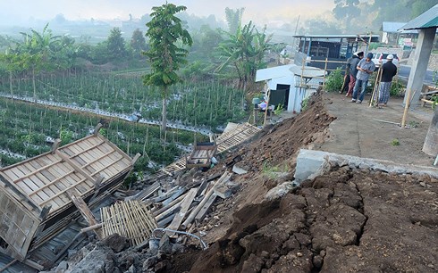 Trận động đất mạnh 7 độ richter ở Indonesia chiều 5/8 đã khiến ít nhất 82 người thiệt mạng. Ảnh: Reuters