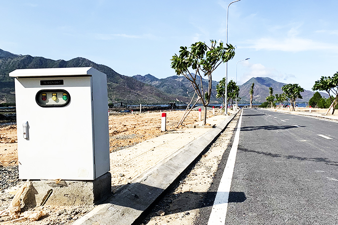 Rầm rộ phân lô bán nền ven đầm Thủy Triều