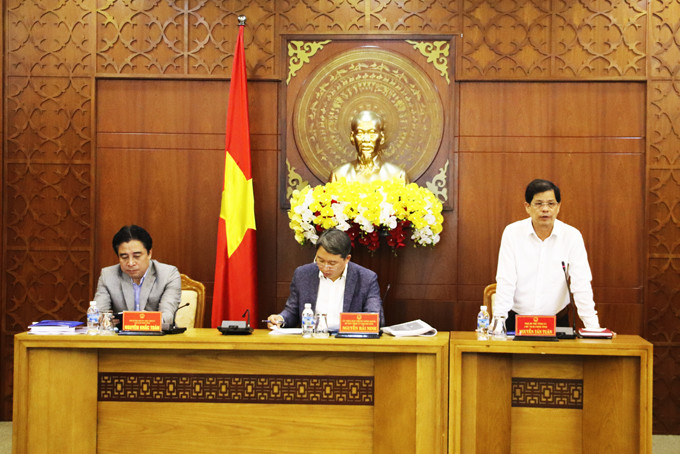 Thường trực Tỉnh ủy chủ trì nghe báo cáo tình hình đề xuất  đầu tư tại Khu Kinh tế Vân Phong.