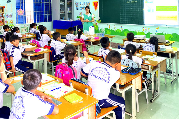 Trường Tiểu học và THCS Bình Hưng luôn trong tình trạng thiếu giáo viên. 