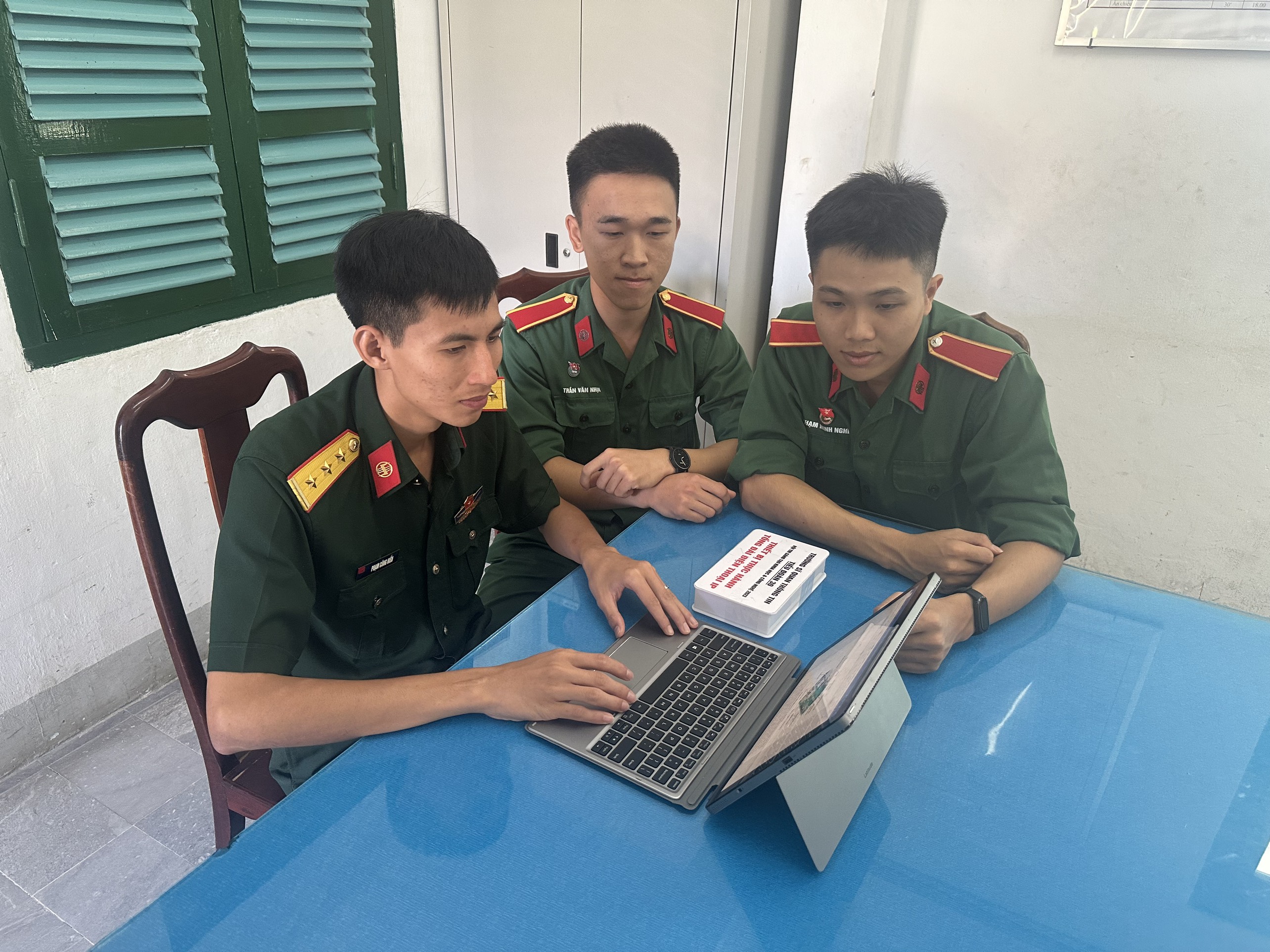 Chế tạo thiết bị huấn luyện tổng đài điện thoại IP