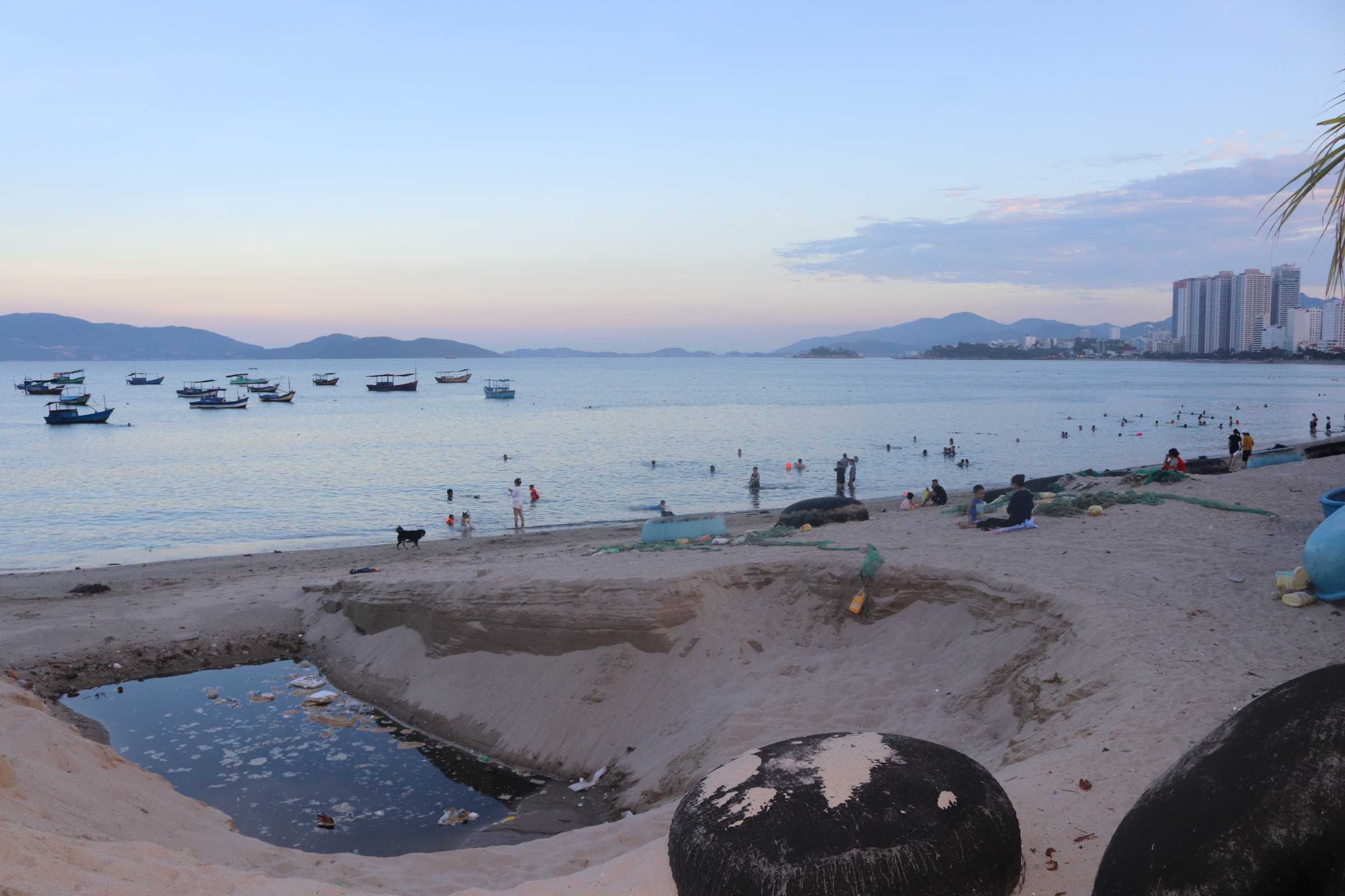 Phản hồi: Từ việc "Nước thải chảy trực tiếp ra biển” ở cửa xả Hòn Một (TP. Nha Trang):: UBND tỉnh yêu cầu khẩn trương vận hành Nhà máy xử lý nước thải phía bắc