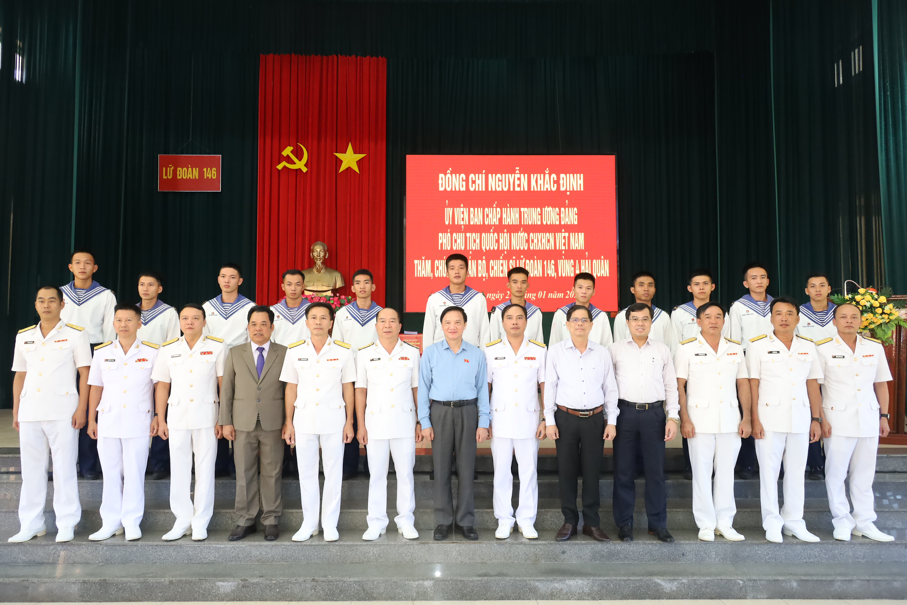 Phó Chủ tịch Quốc hội Nguyễn Khắc Định thăm, chúc Tết cán bộ, chiến sĩ Lữ đoàn 146