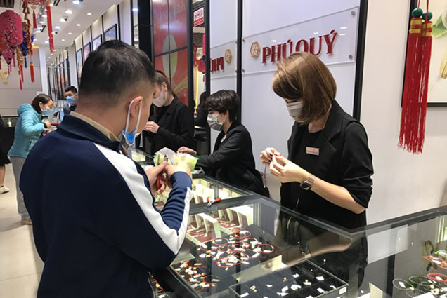 Giữ ổn định song giá vàng SJC vẫn chênh lệch cao so với thế giới