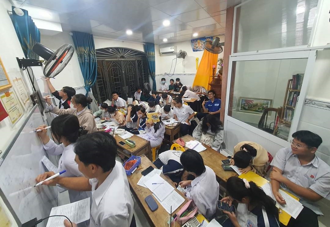 Khó quản việc dạy thêm, học thêm