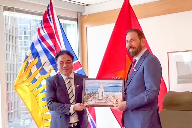 Lãnh đạo tỉnh Khánh Hòa làm việc tại bang British Columbia (Canada)