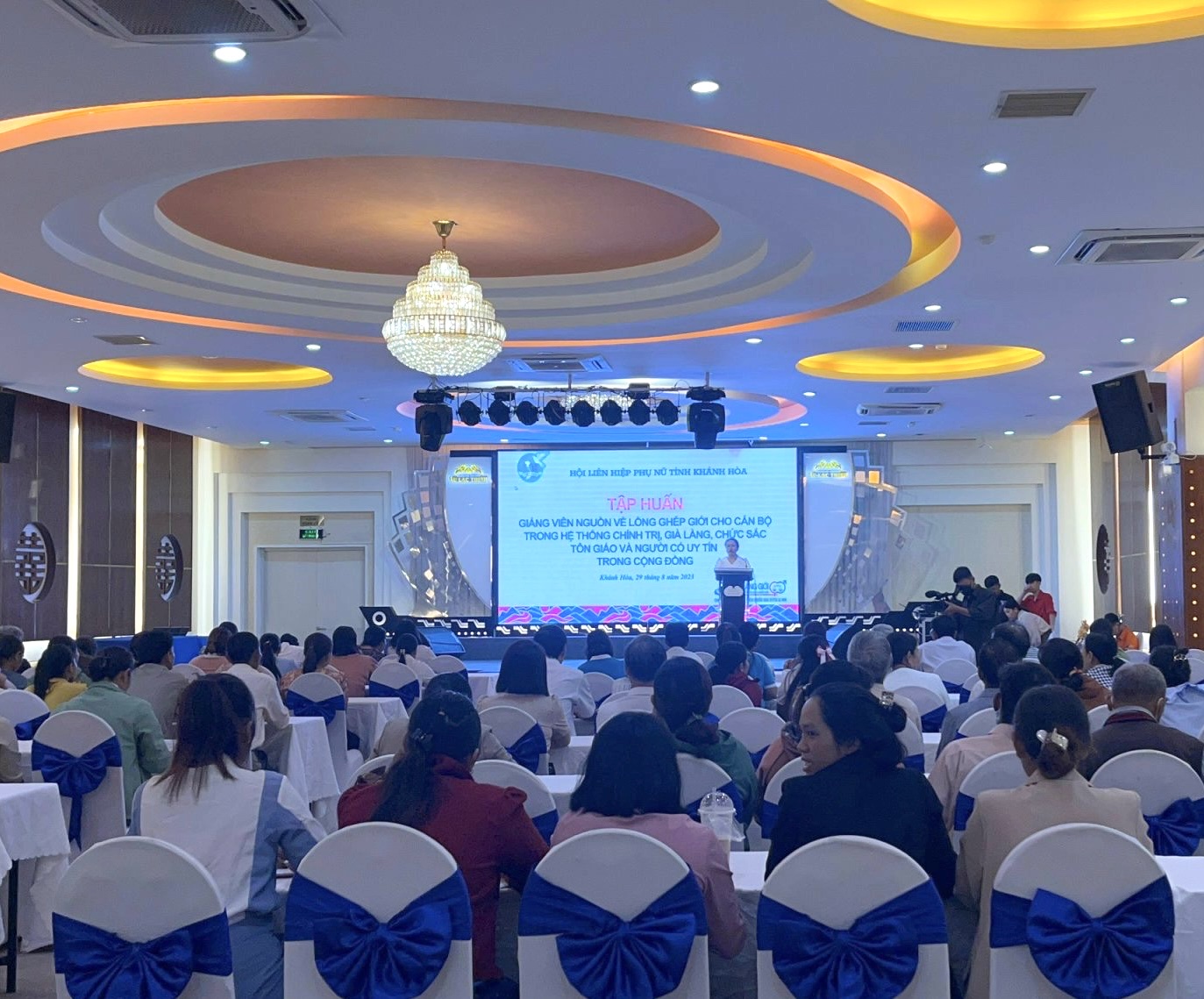 150 người tham gia tập huấn về lồng ghép giới