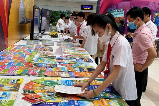 Bộ GD-ĐT tiếp nhận bản mẫu sách giáo khoa lớp 5 để thẩm định từ ngày 2-10