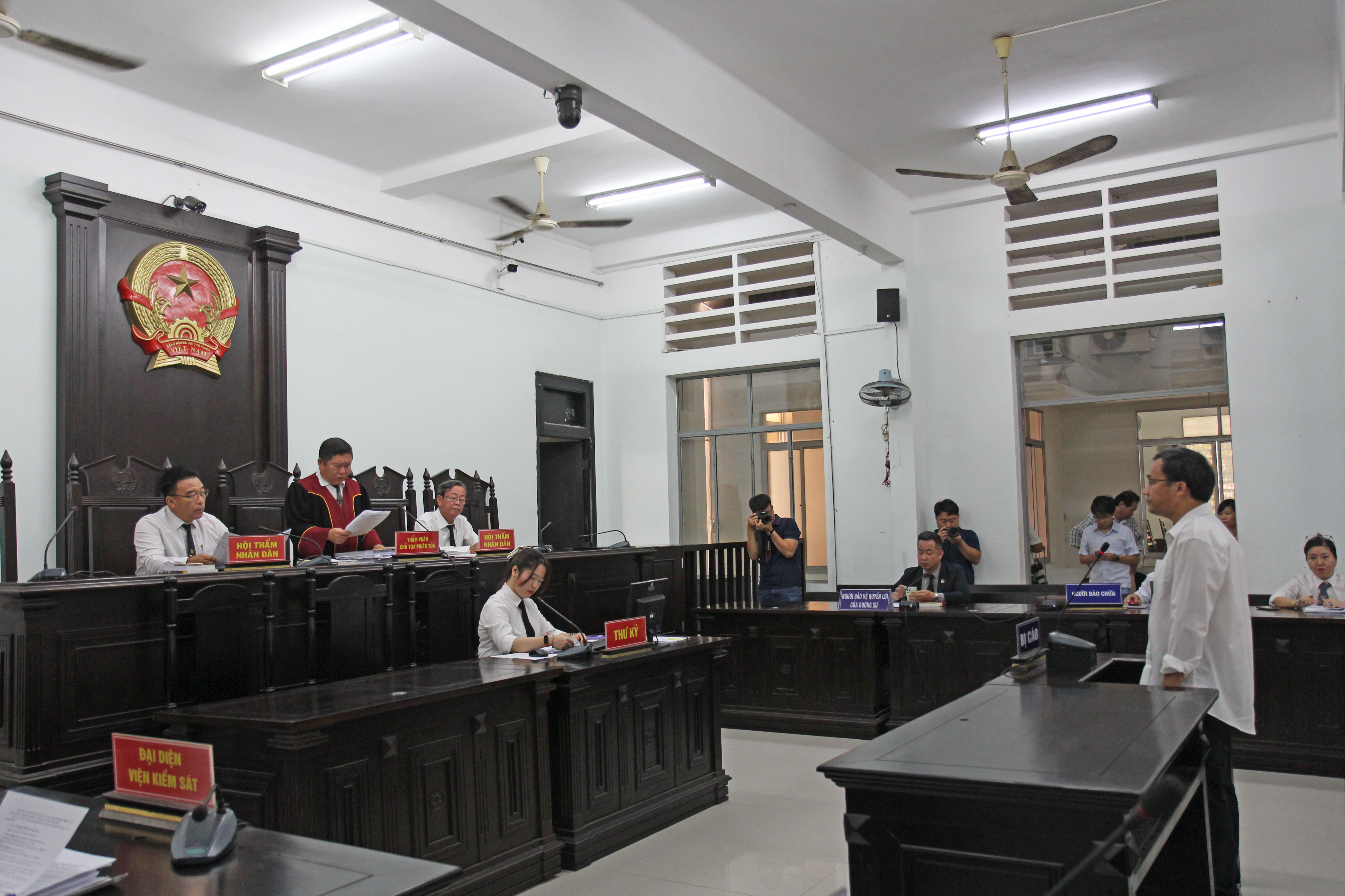 2 năm tù cho tài xế xe Mercedes gây tai nạn làm chết người