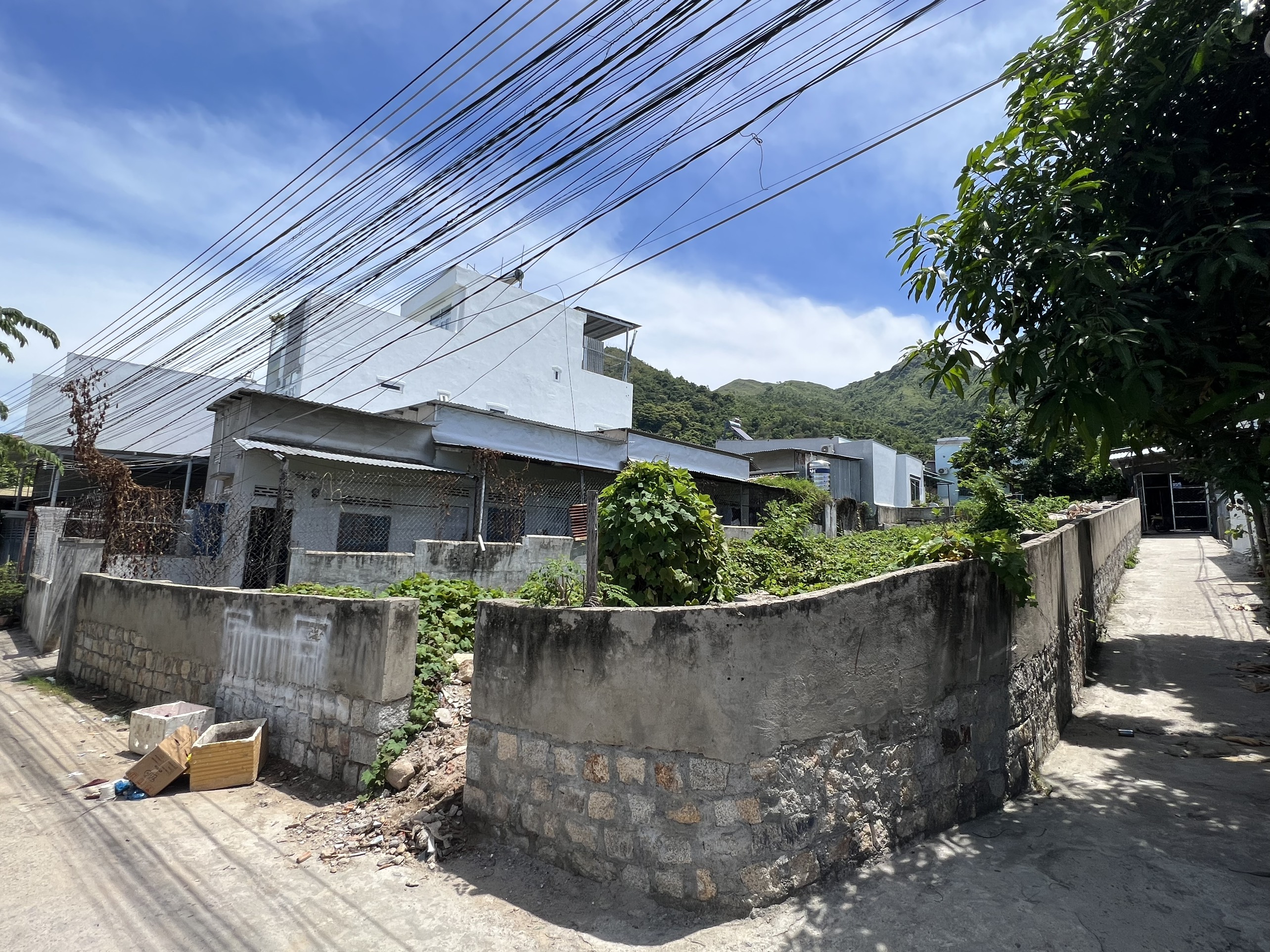 Buông lỏng quản lý đất đai - Kỳ 1: Sai sót trong việc cấp sổ đỏ