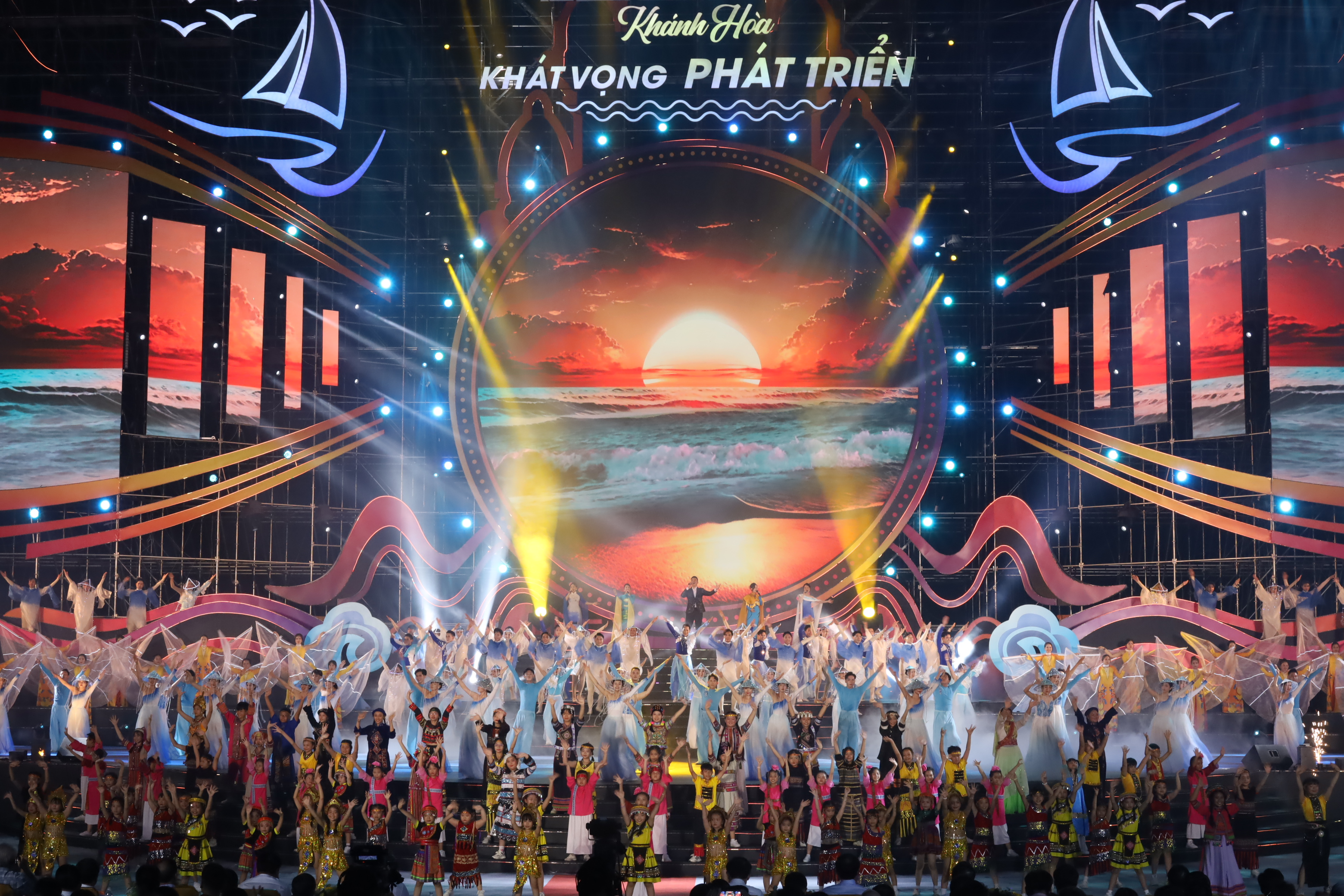 Hình ảnh lễ khai mạc Festival Biển Nha Trang - Khánh Hòa 2023.