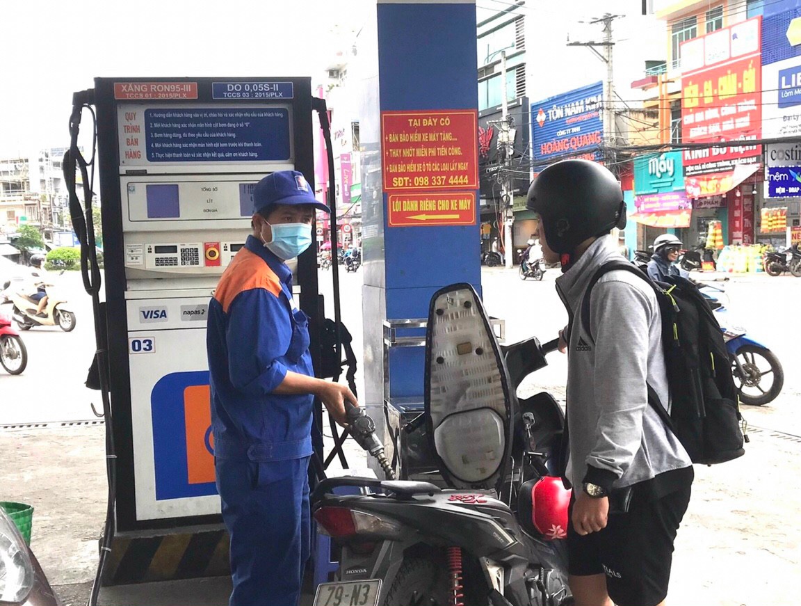 Giá xăng dầu biến động nhẹ