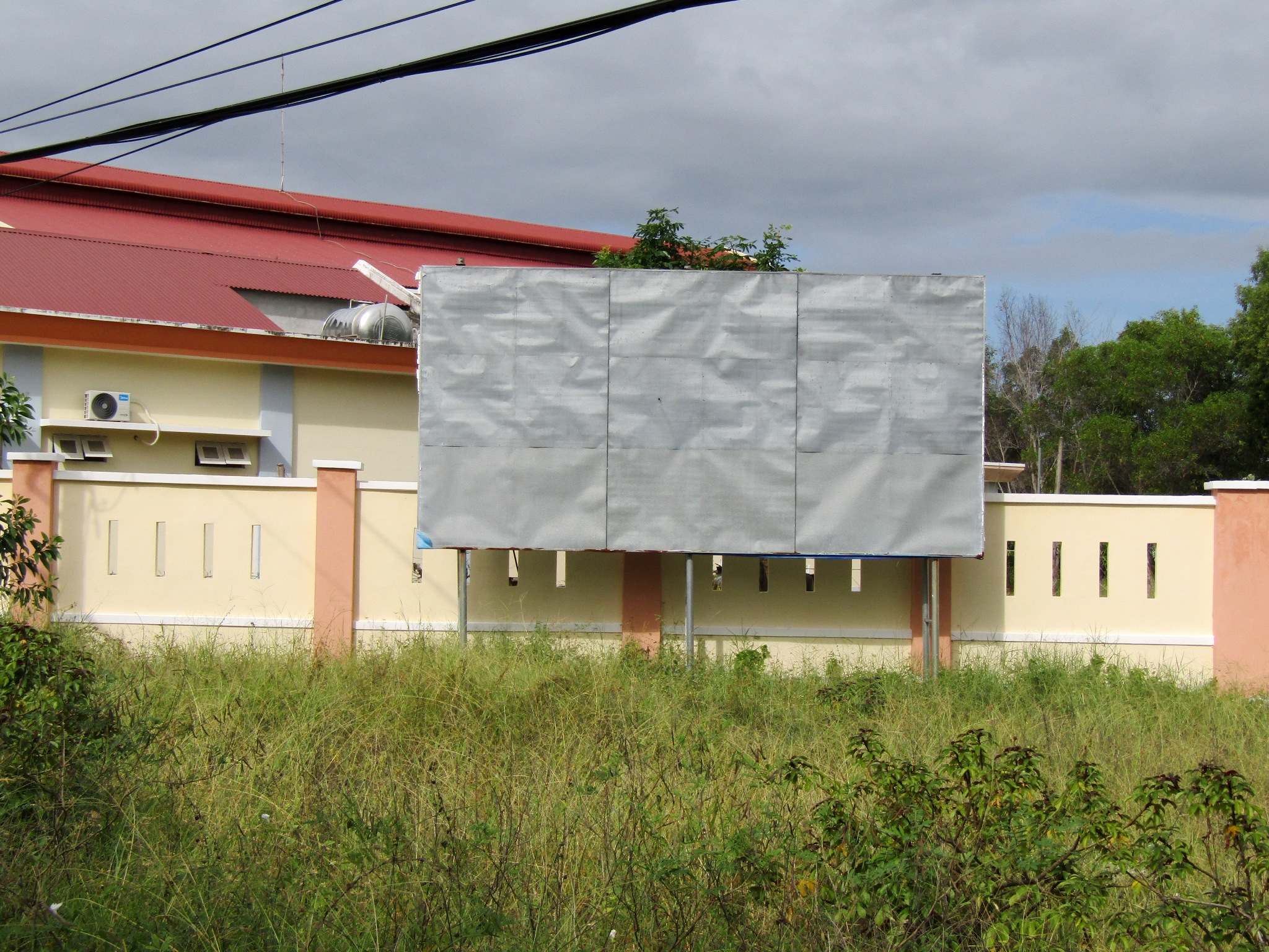 Pa nô tuyên truyền không còn nội dung